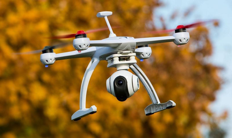 Легкие дроны признали безопасными для самолетов